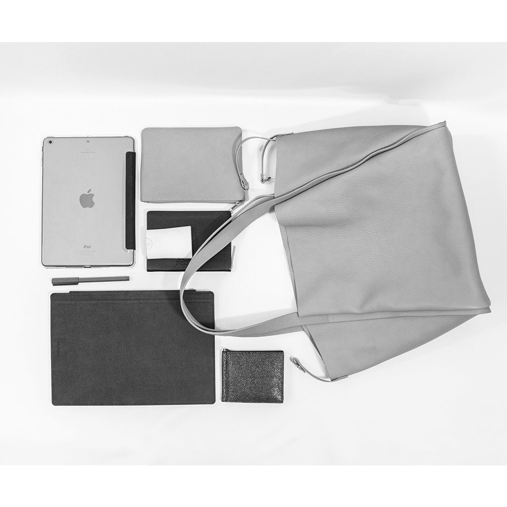 TAT_normcore_tote_191003 beige what's in my bag