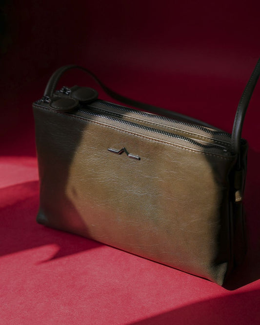 double zip rectangular crossbody in leather_front with sunlights