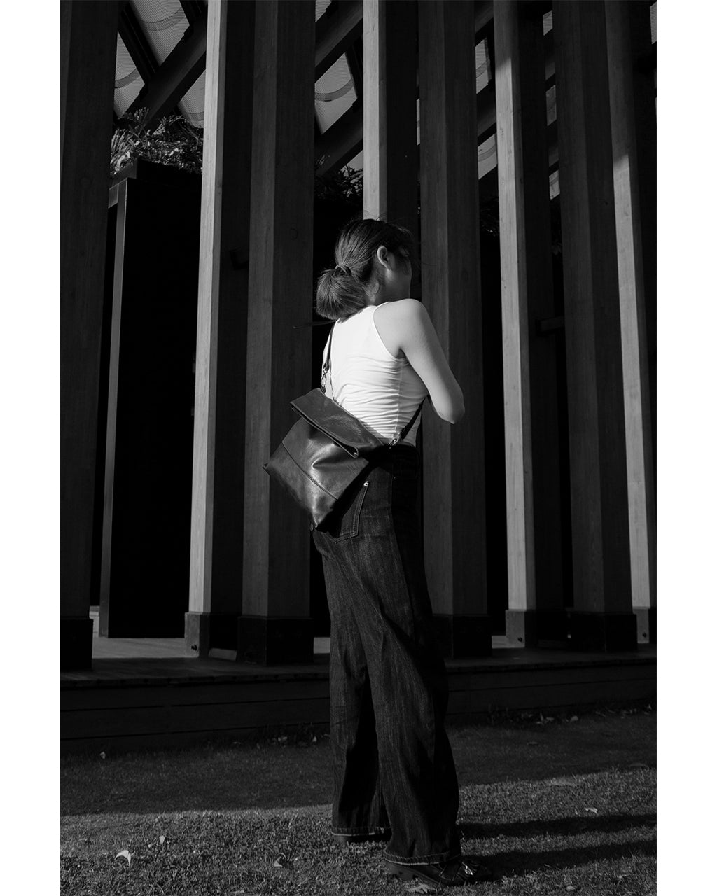 TAT_normcore_14583_twotone crossbody folded bag look on model