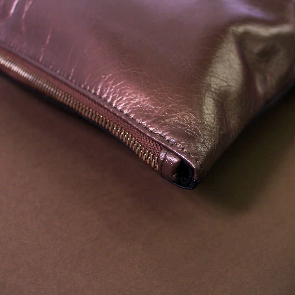 TAT_normcore_2tone_clutch_14582_bronze metal zipper mouth