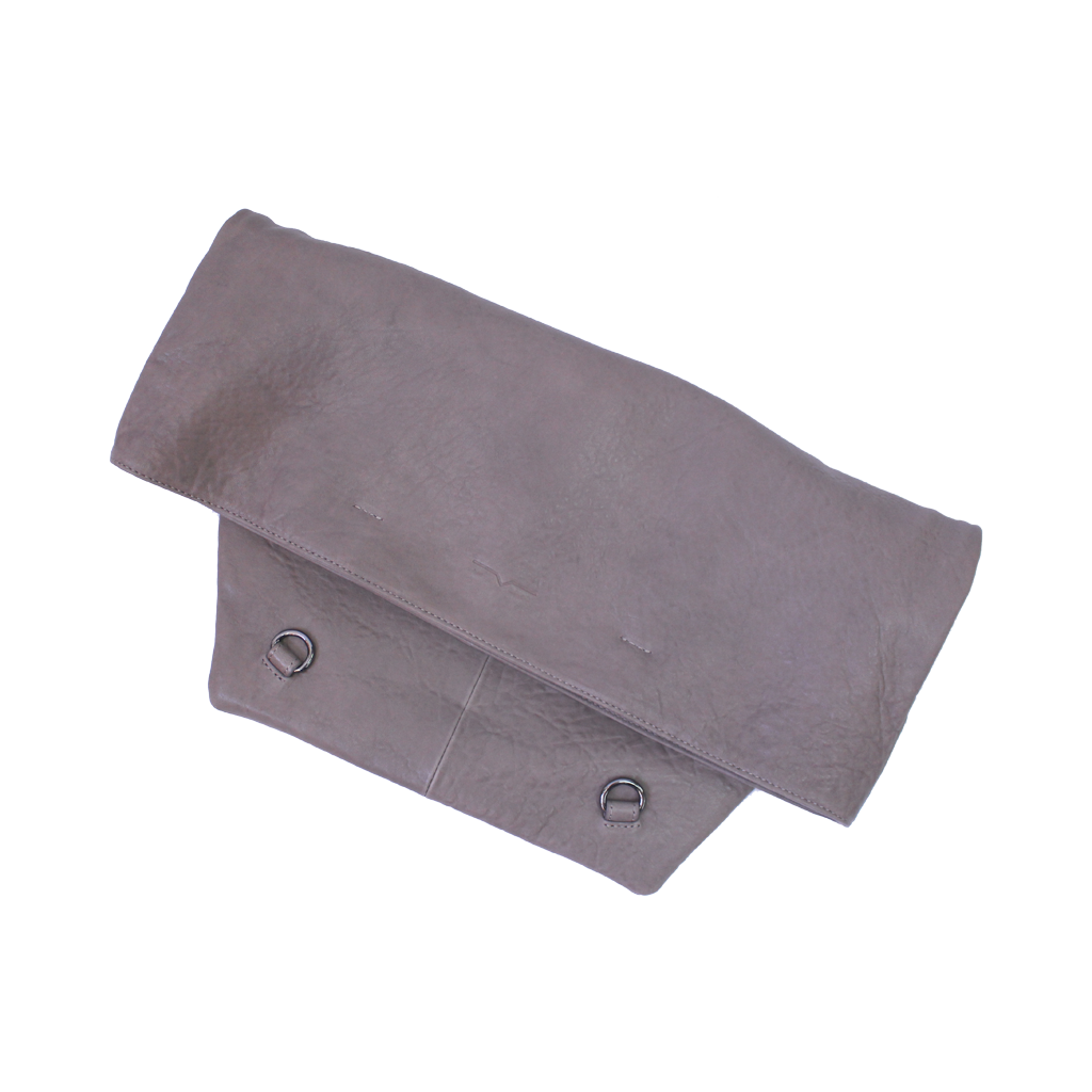 TAT_hexagon_tote_15025L _taupe_clutch front