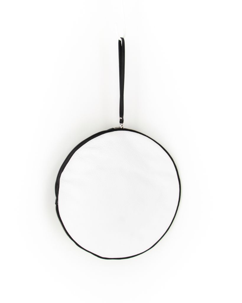 round leather clutch i black and white_ front
