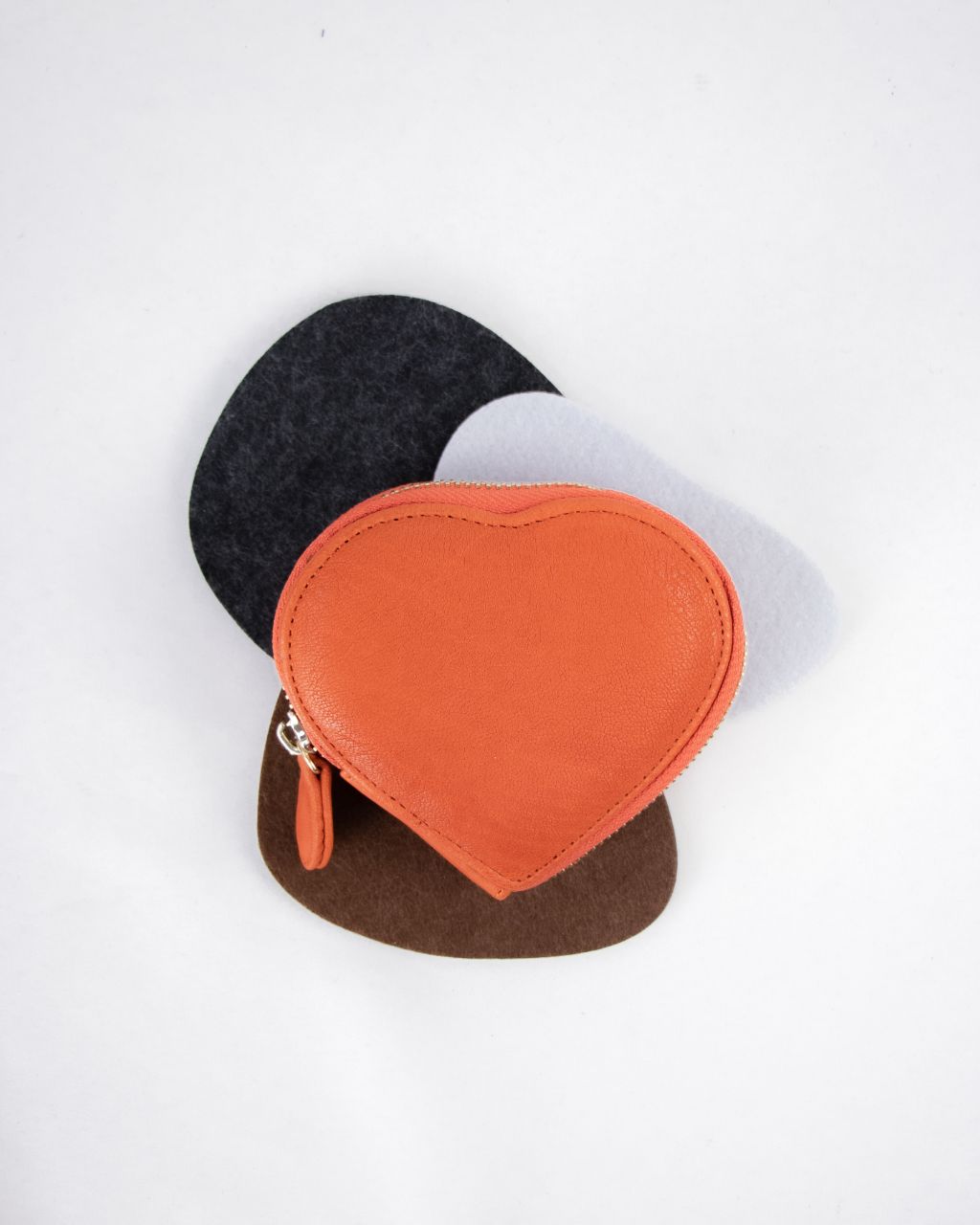 TAT_smallleathergoods_heartpurse_2283_orange-front