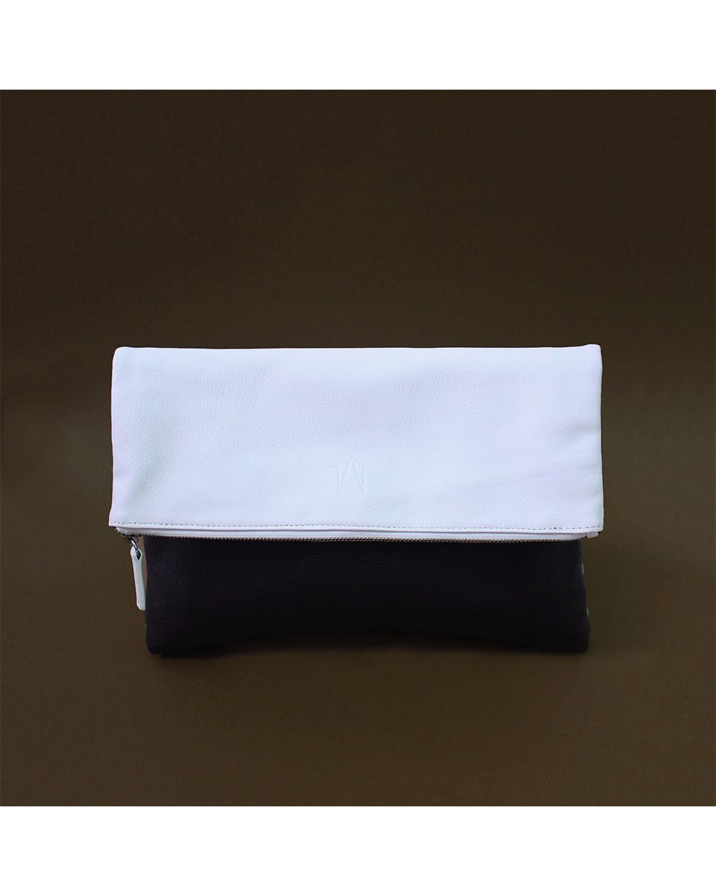 TAT_normcore_14582_twotone unisex clutch_bw front view