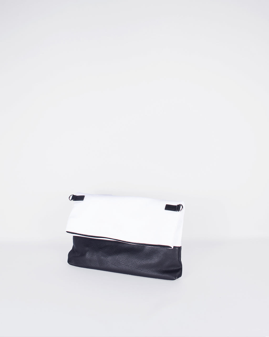 TAT_normcore_14583_twotone clutch look