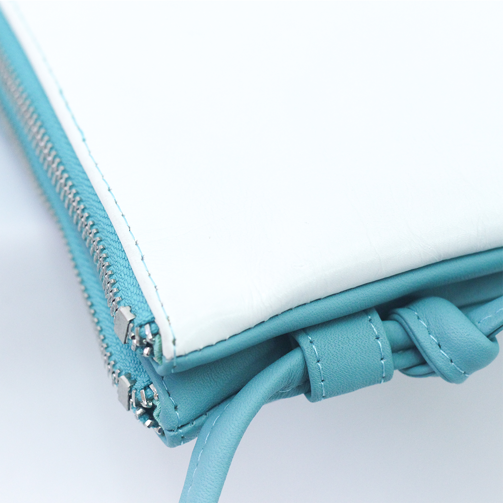 TAT_doublezip_crossbody_14632_blue_zipper side 