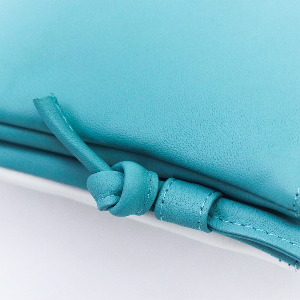 TAT_doublezip_crossbody_14632_blue_side knot