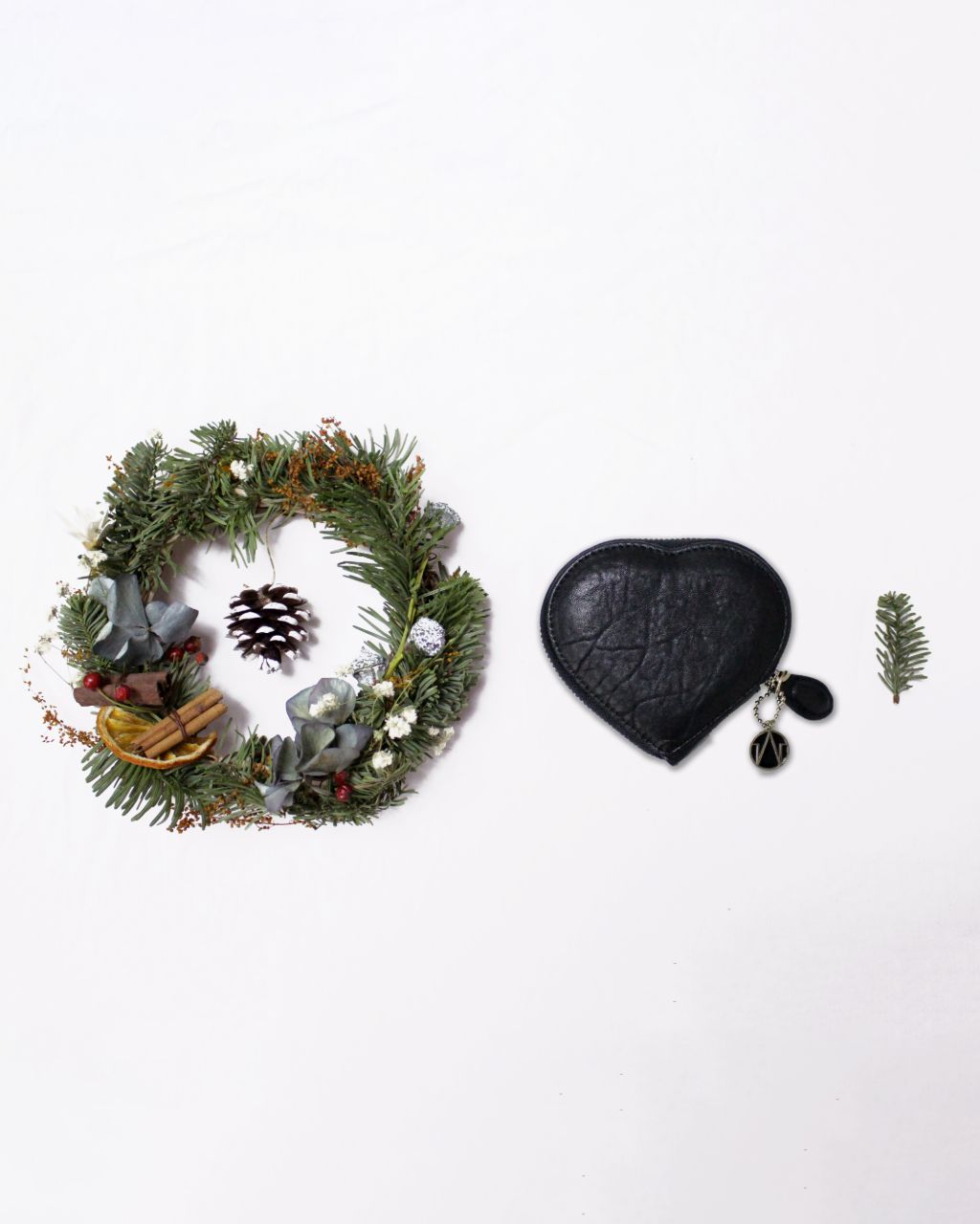 Christmas ring, heart shape coins purse in Black